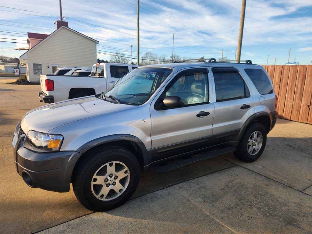 2005 Ford Escape Base's photo